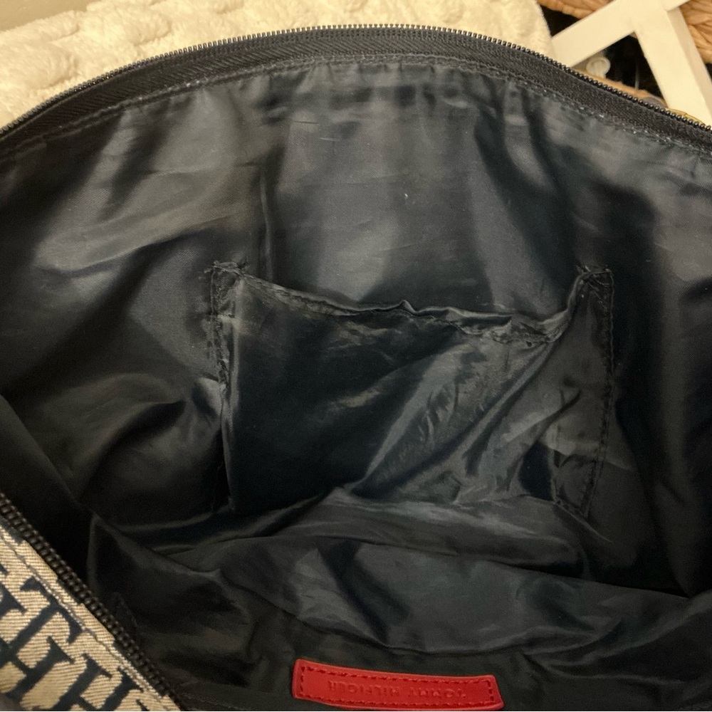 Tommy Hilfiger Navy and Gold Monogram Tote - Picture 8 of 9